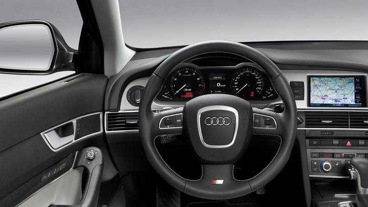 580PS Audi RS 6 Car DashBoard